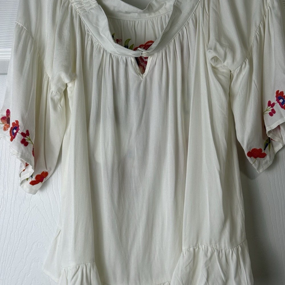 Umgee Women White Floral Embroidered Off The Shoulder Top Size M NWT Boho - Picture 7 of 15